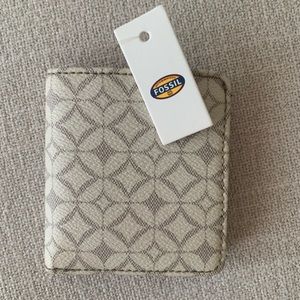 NWT Fossil Leather Wallet